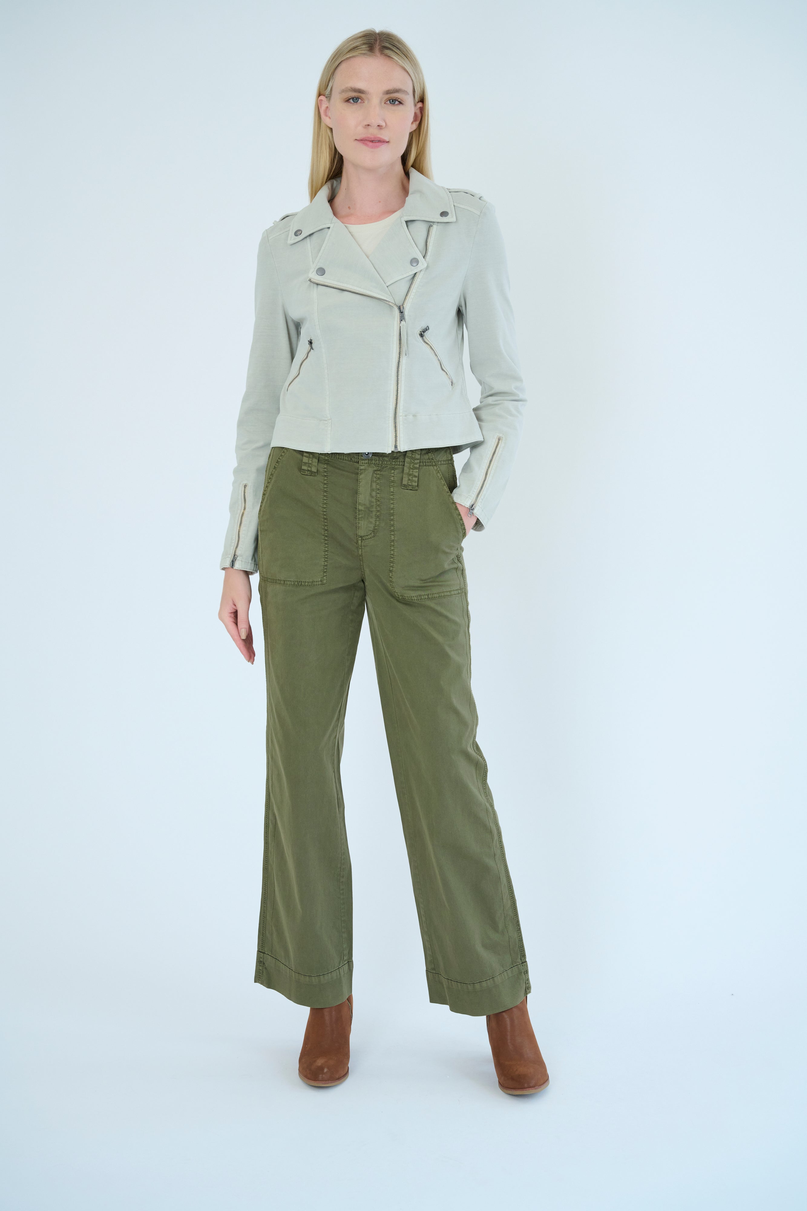 Front view of model wearing Darilyn pant in Pine color and Layla jacket in Cloud color