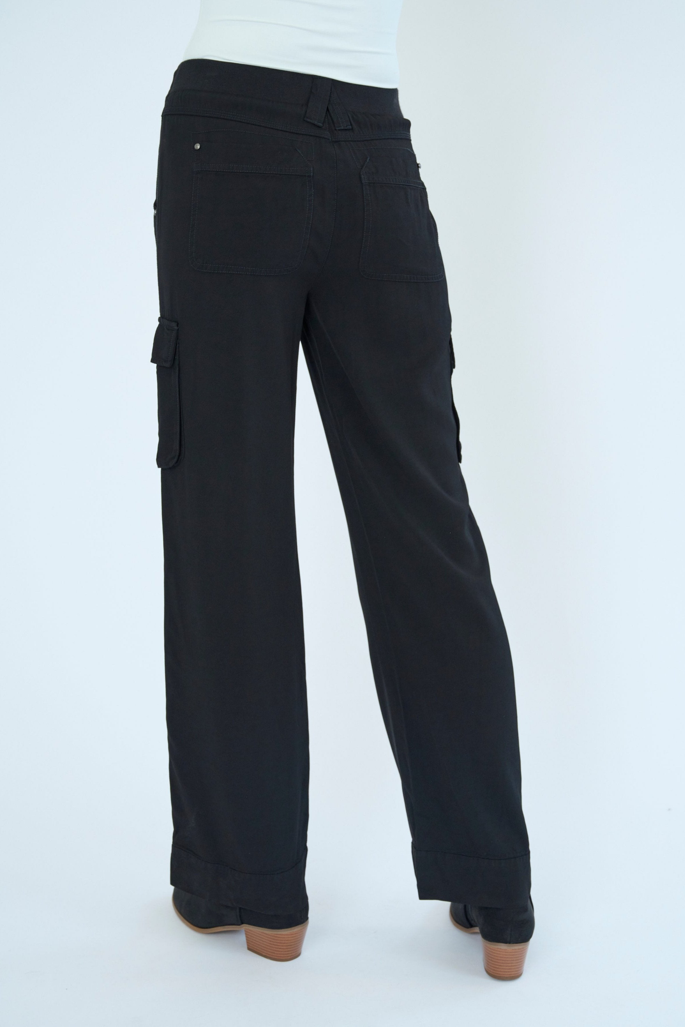 Back view of Gavyn pant in Black color