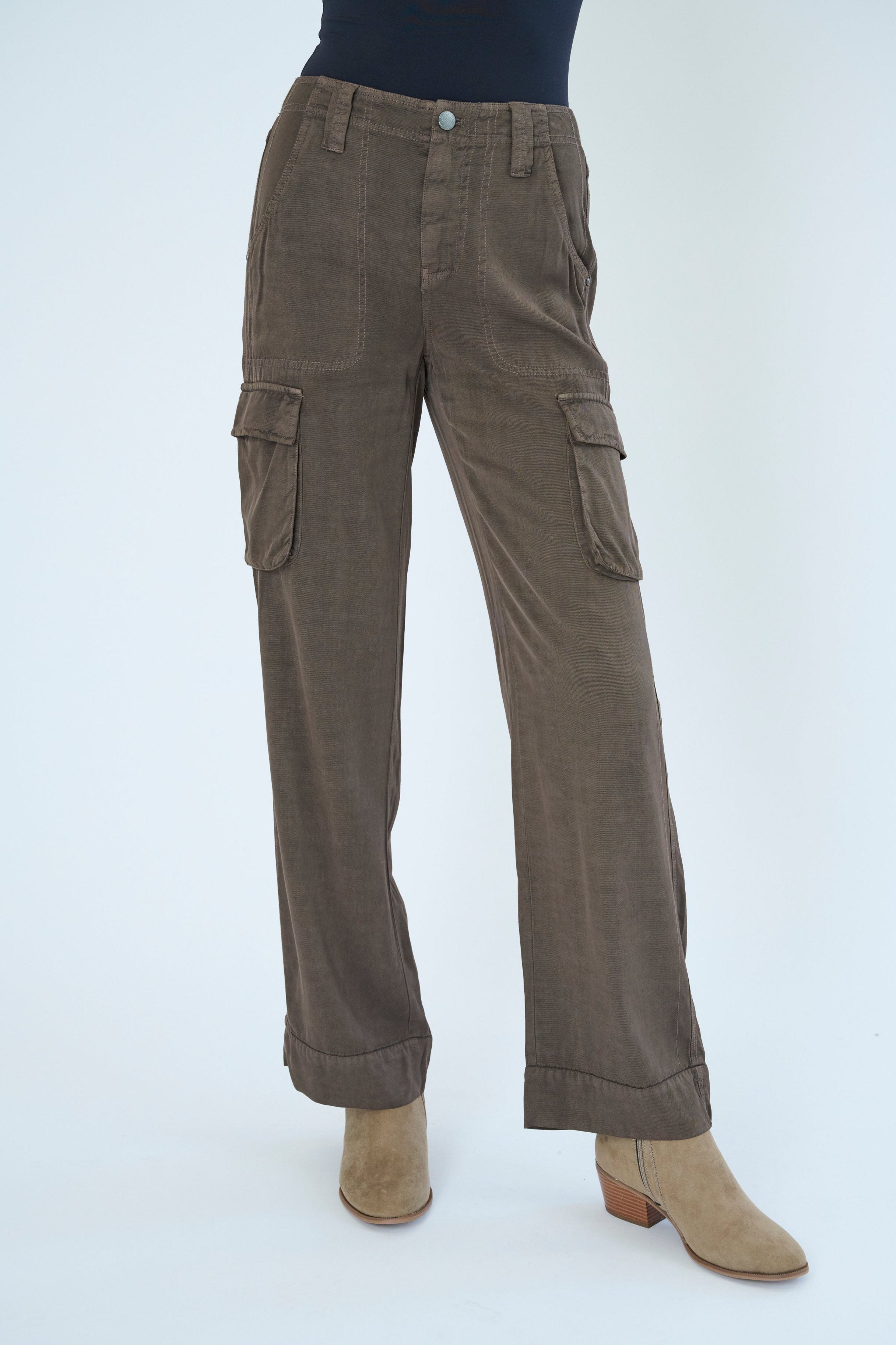 Front view of Gavyn pant in Hazel color