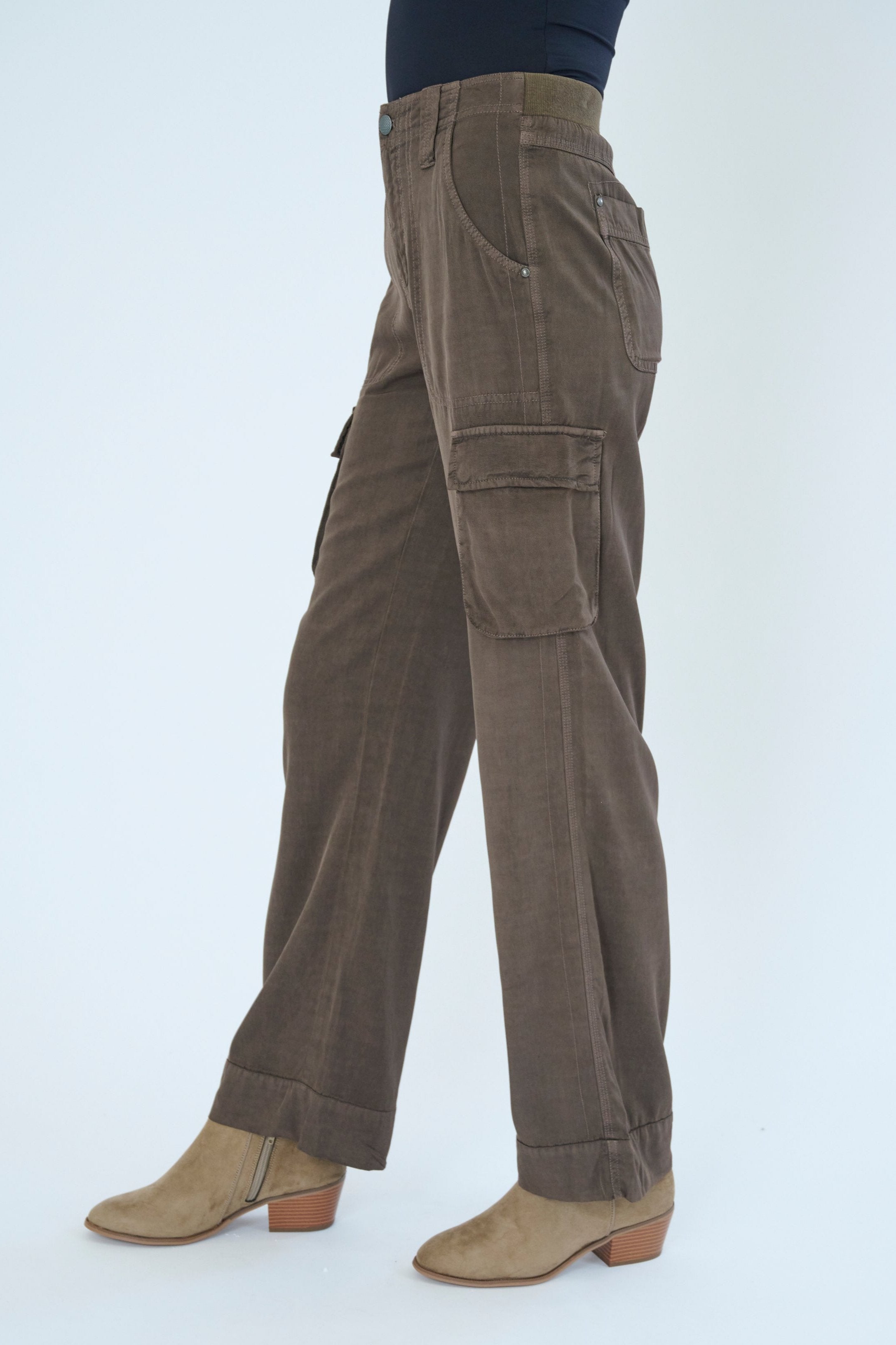 Side view of Gavyn pant in Hazel color