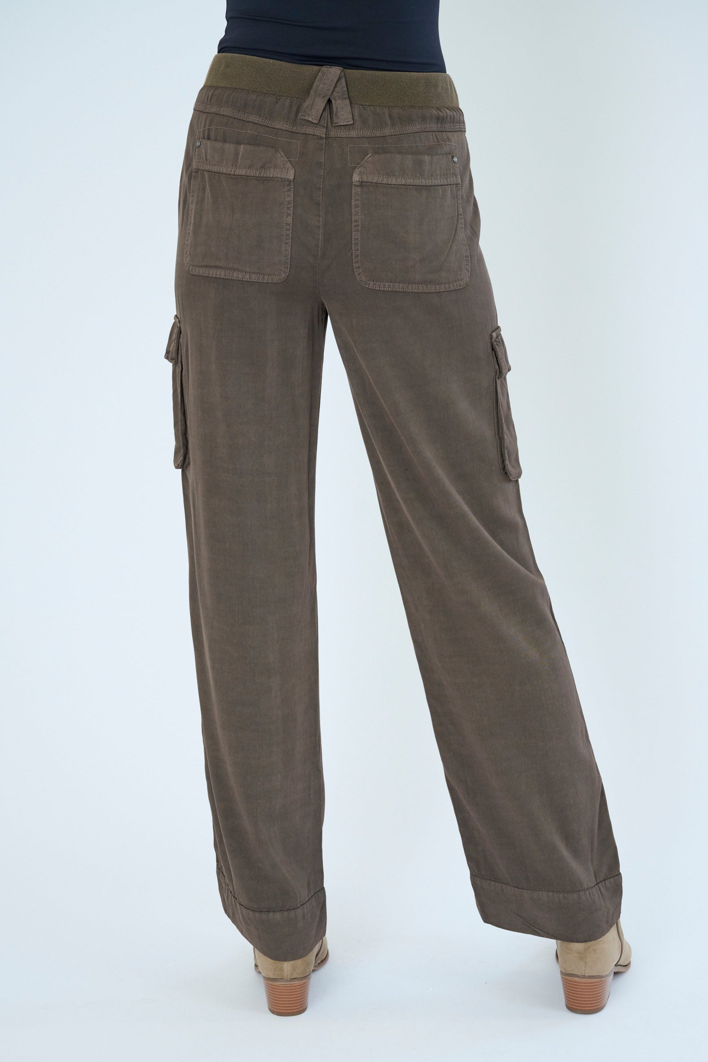 Back view of Gavyn pant in Hazel color