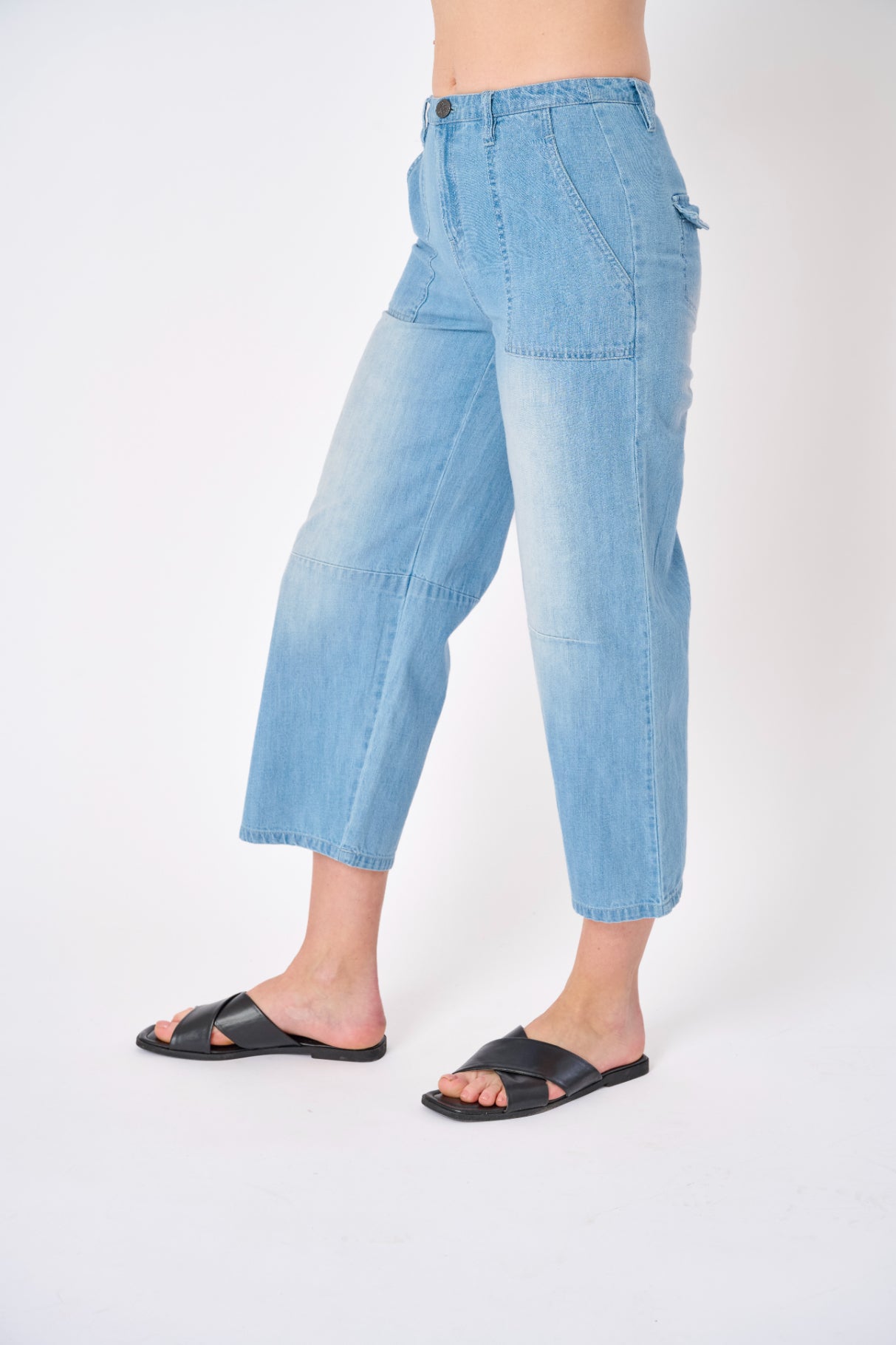 Java Denim Pleated Barrel Leg Pant