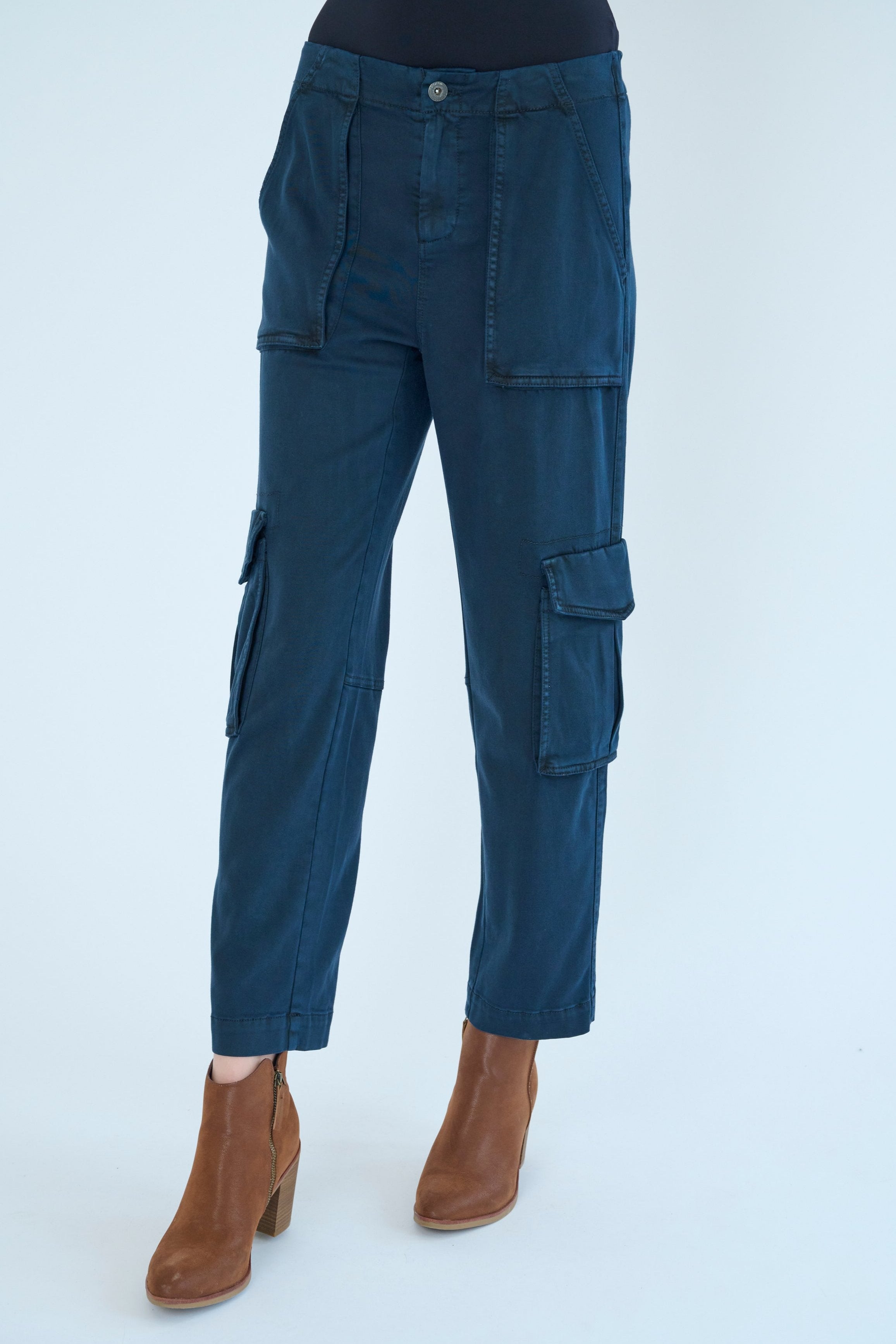 Front view of Raisa pant in Celestial Blue color