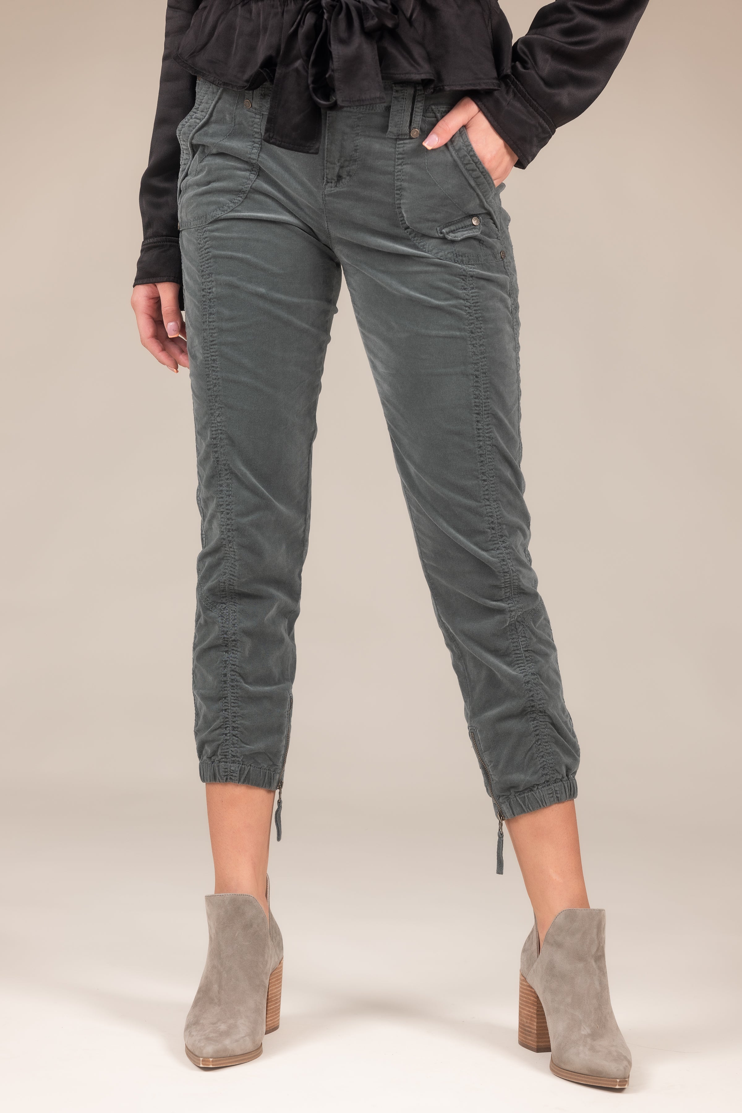 Robert Stretch Corduroy Pant