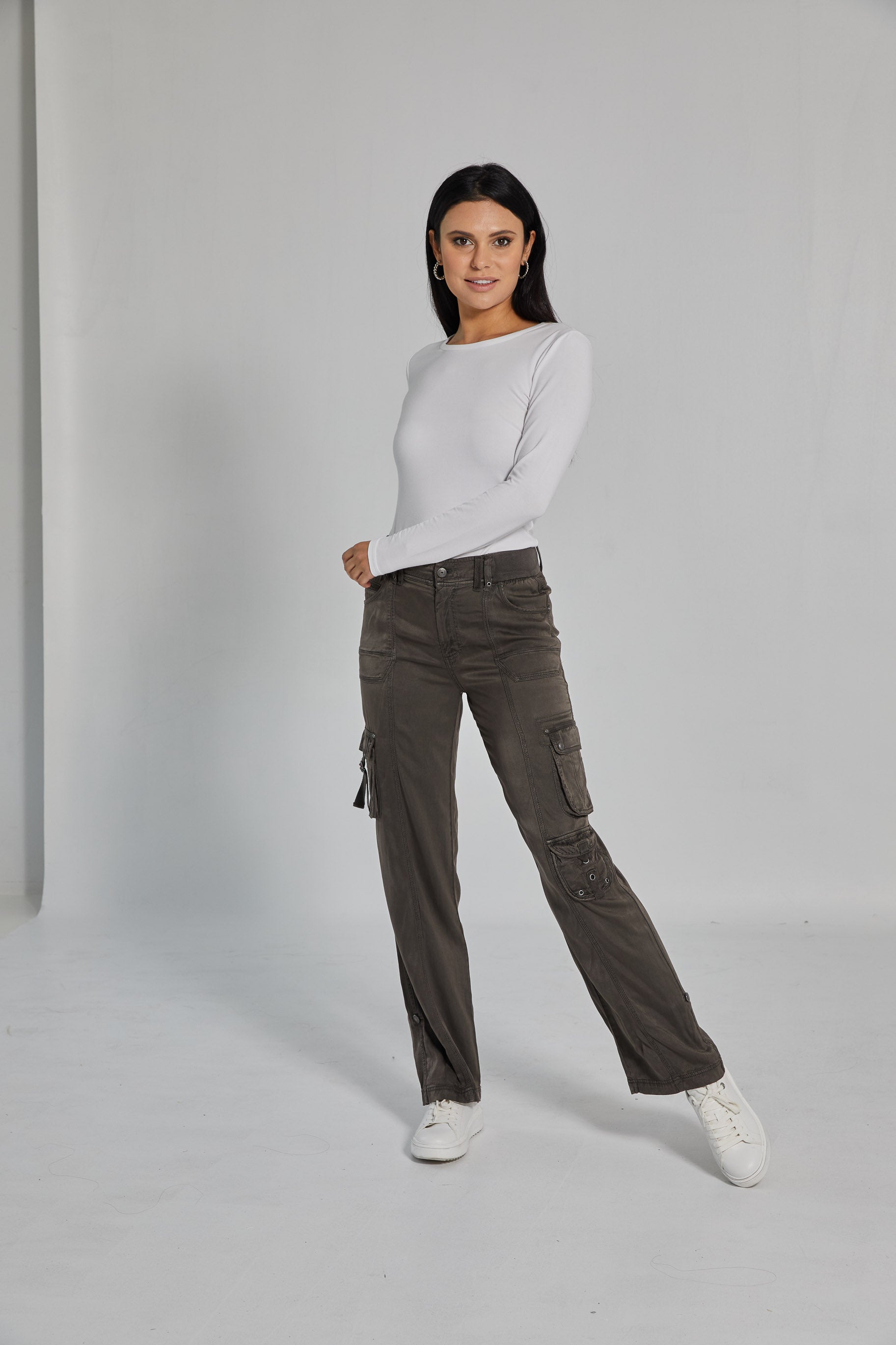 Women's corduroy pants Superdry Carpenter - Trousers - Women's Lifestyle -  Lifestyle